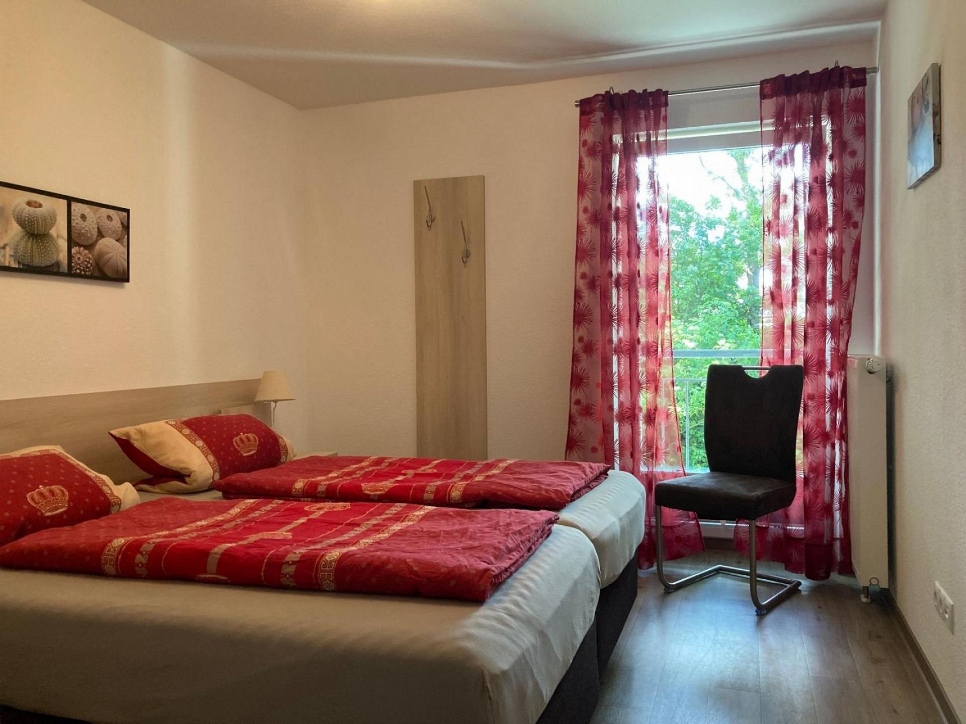 Schlafzimmer 2